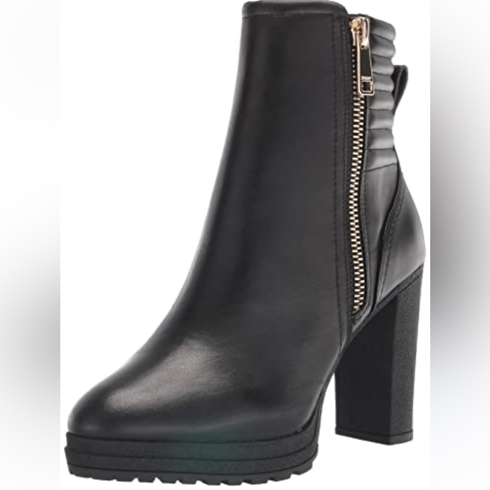 NWT DKNY Thames Black Platform High Heel Zip Up Ankle Boots